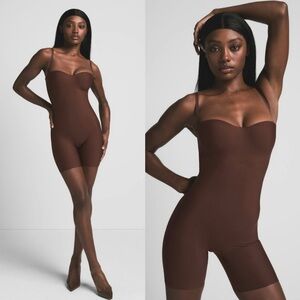 SKIMS BODY CORE SCULPT UNDERWIRE MID THIGH BODYSUIT‎ IN COCOA size M NWOT